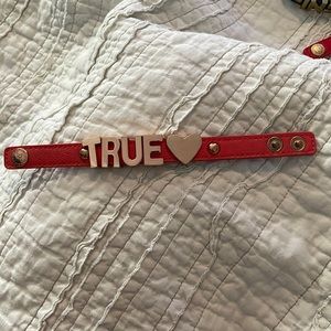 True- bracelet